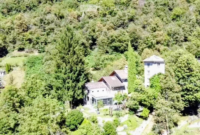 Château en Tessin avec piscine emplacement idéal avec environnement (1)
