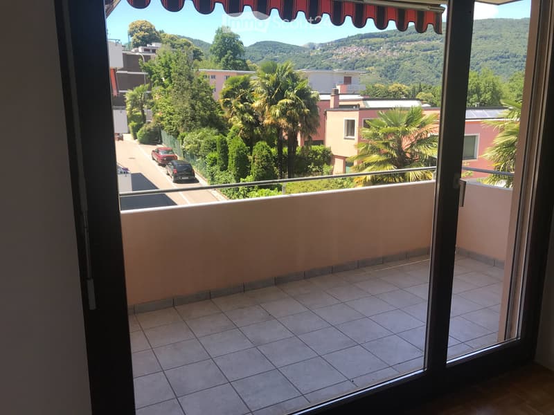Bellissimo app. 1.5 locali a Breganzona con piscina. (1)