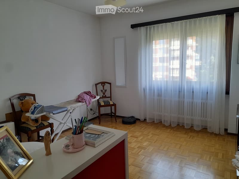 3.5 locali, balcone, vicino Migros e Trenino (2)