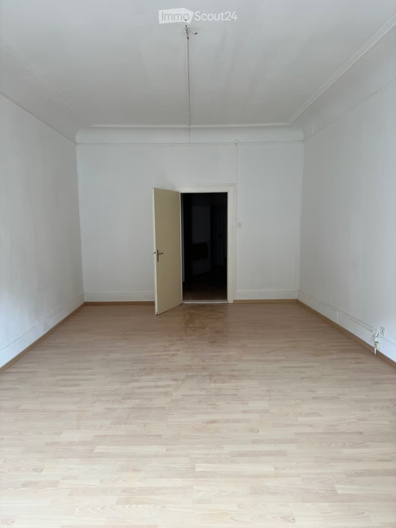 Charmante 2.5-Zimmer-Wohnung in der Altstadt (2)