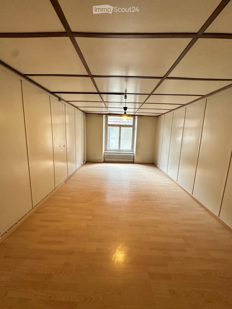 Charmante 2.5-Zimmer-Wohnung in der Altstadt (5)