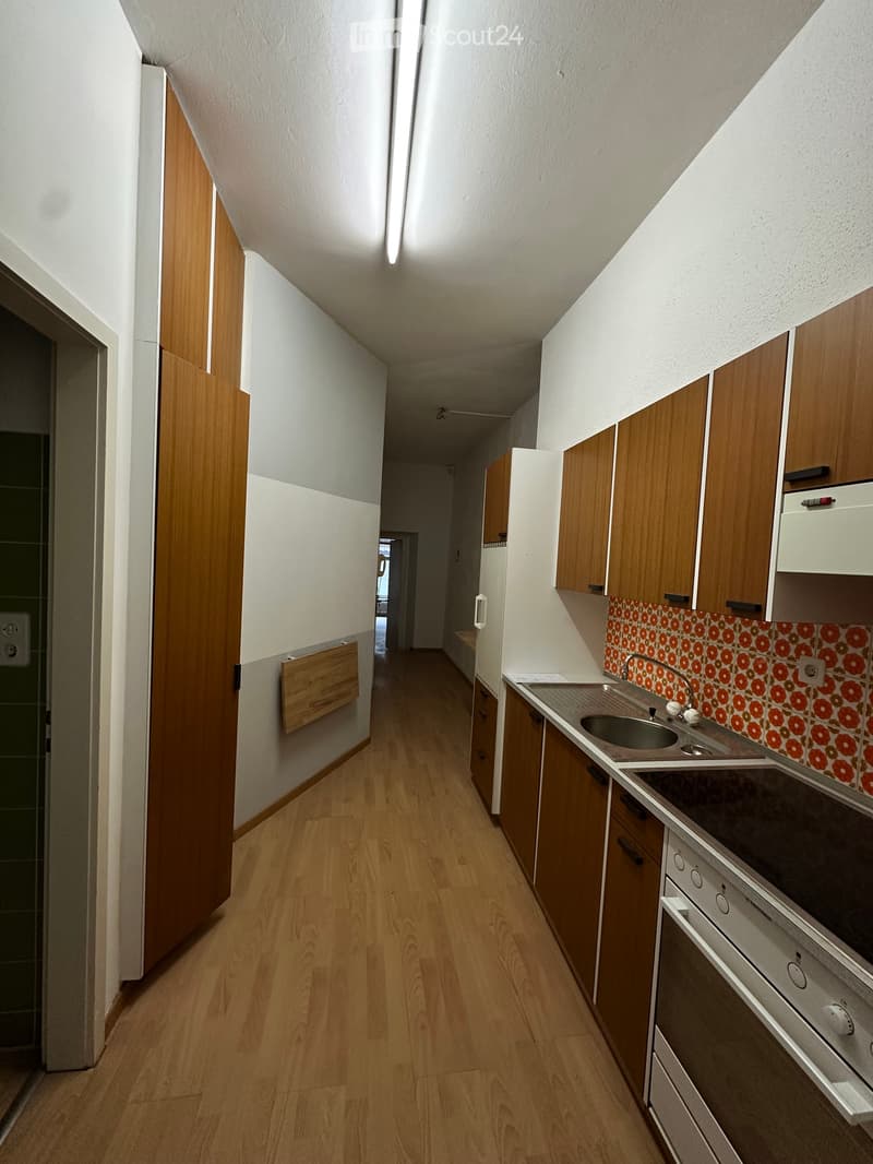 Charmante 2.5-Zimmer-Wohnung in der Altstadt (4)