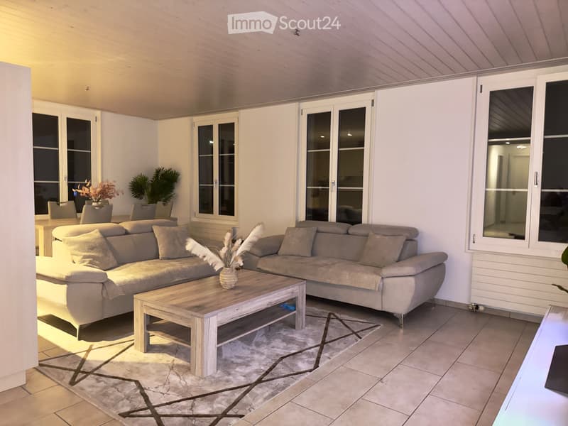 Appartement 5.5 pièces avec balcon, belle vue et parking (2)
