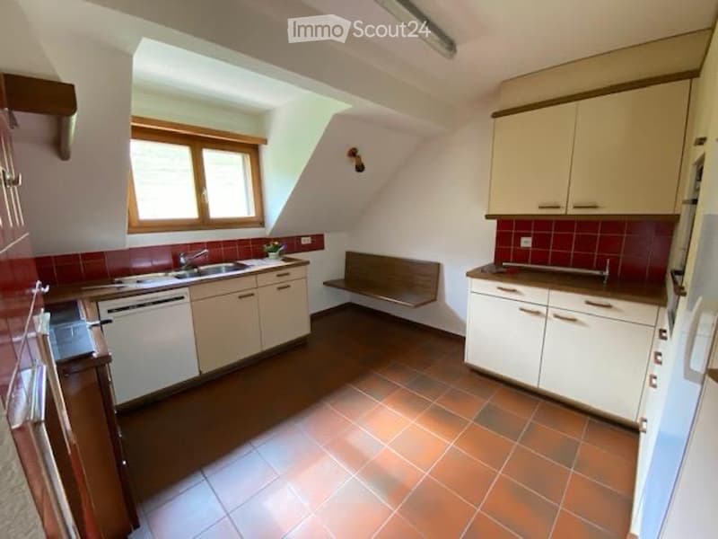Ampio appartamento in una casa di 6 famiglie (2)