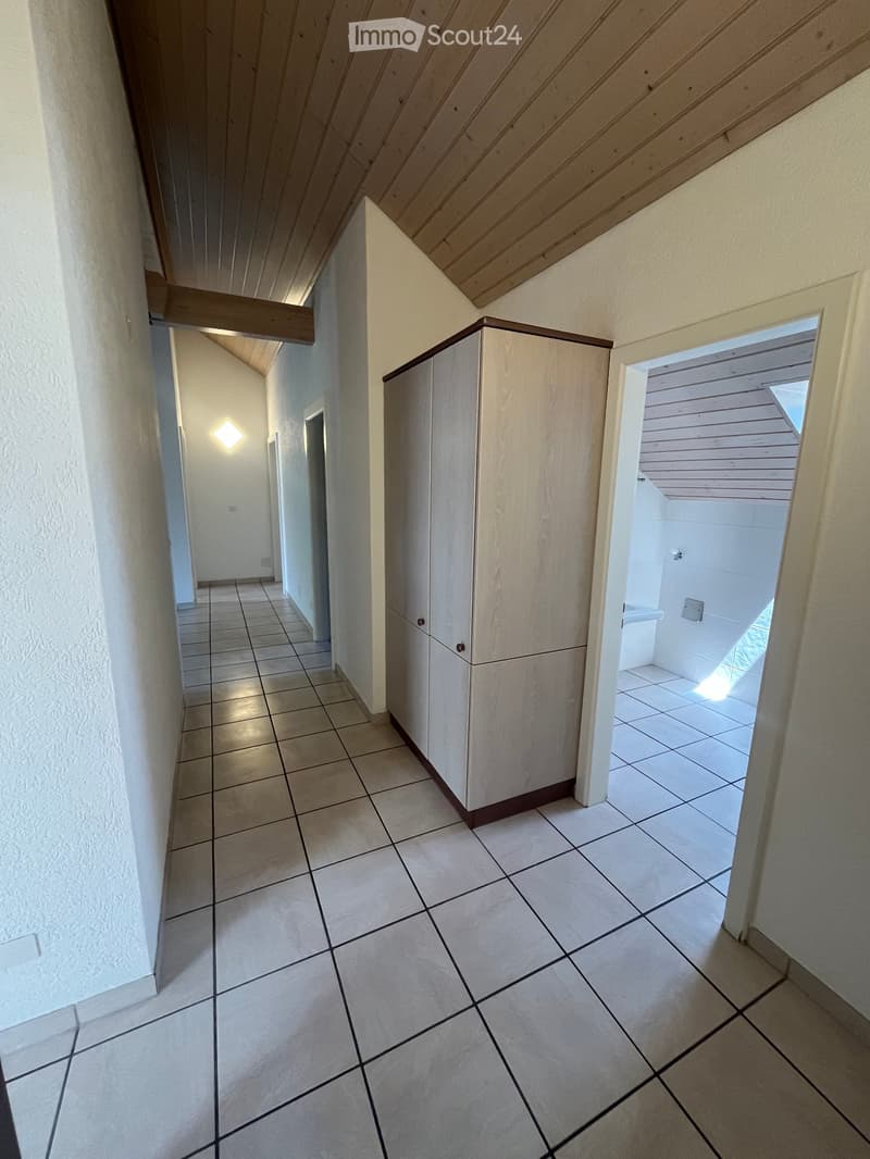 4.5 Zimmer Wohnung zu Vermieten (1)