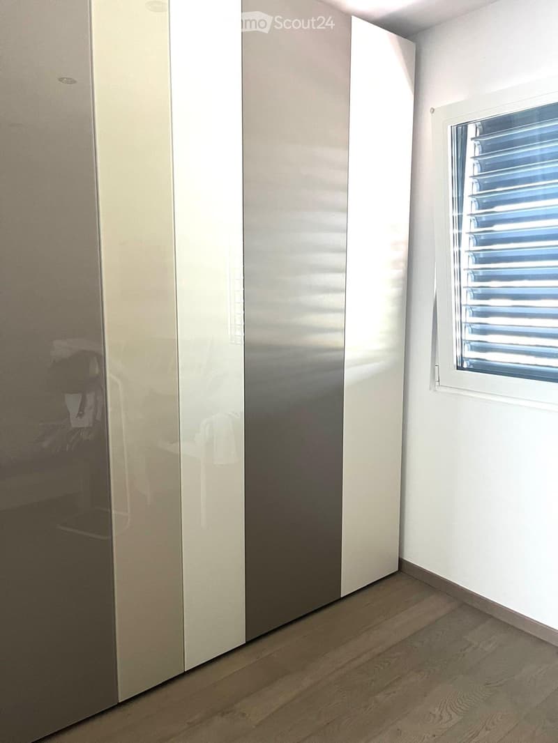 Moderne und funktionale Villa mit hervorragenden Ausstattungen und Garten (9)