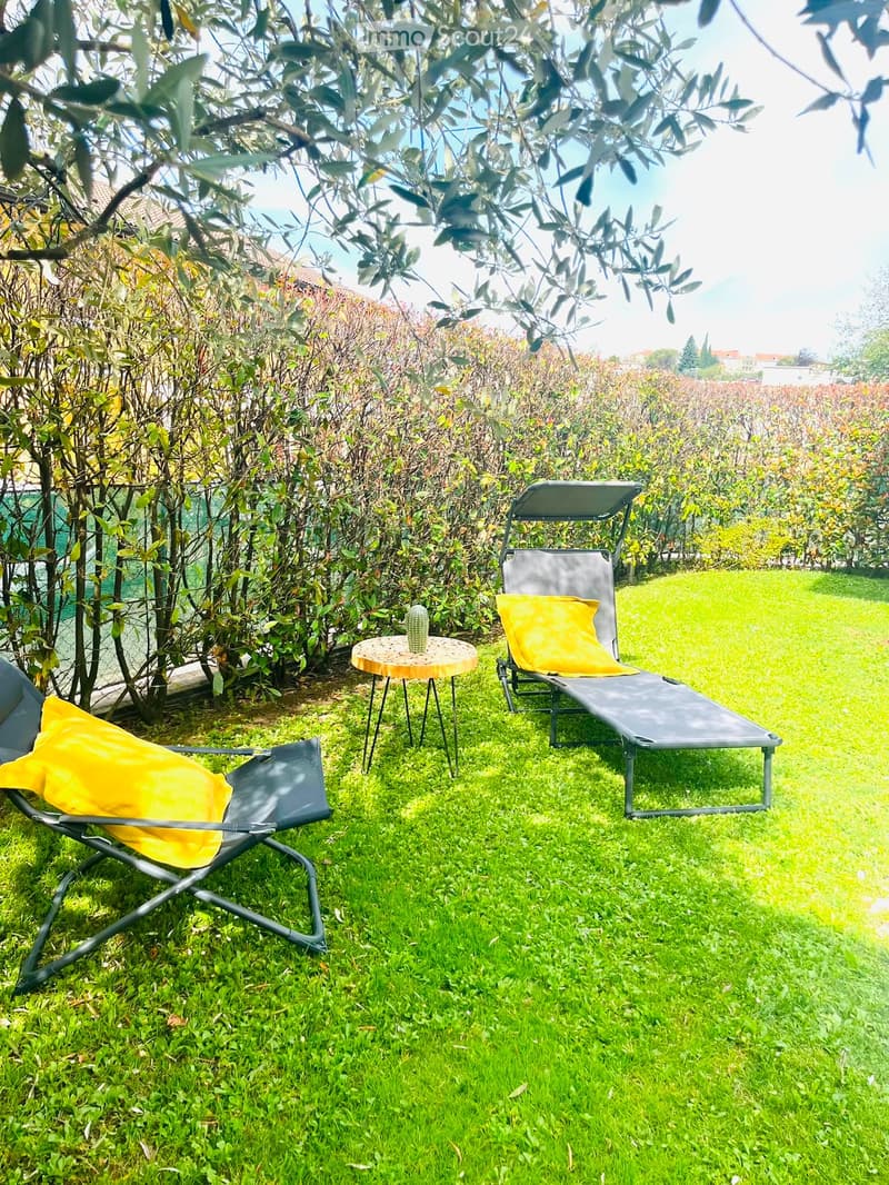 Moderne und funktionale Villa mit hervorragenden Ausstattungen und Garten (10)