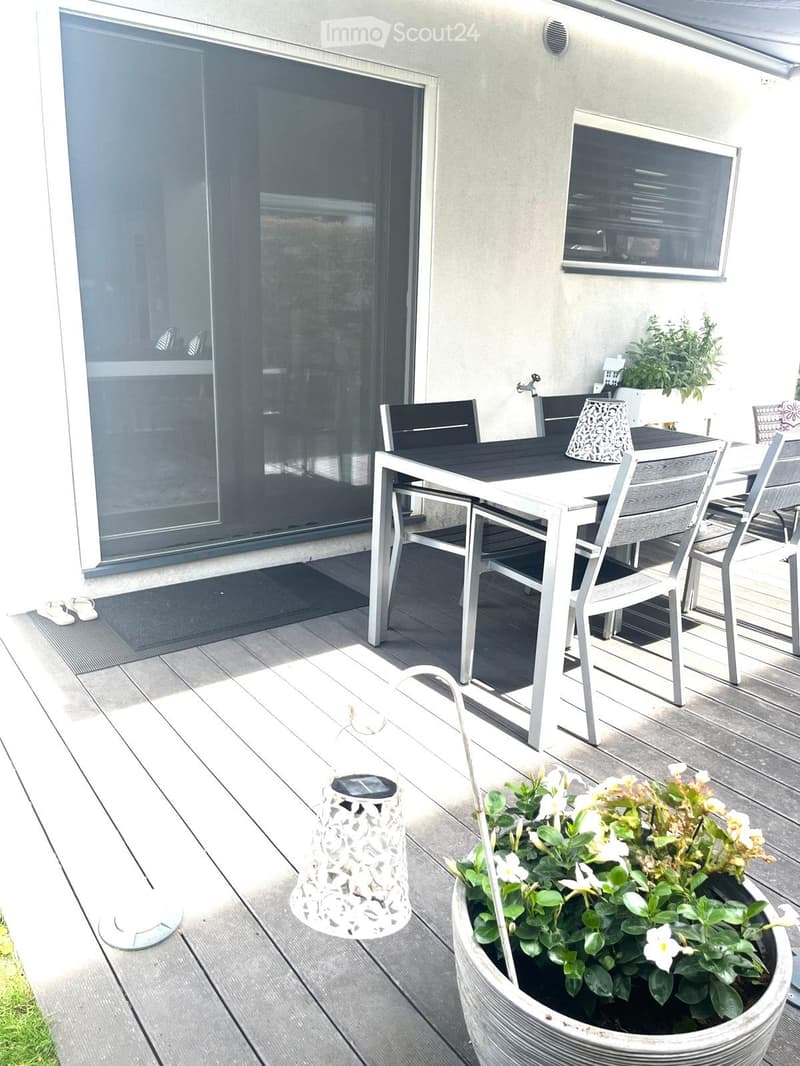 Moderne und funktionale Villa mit hervorragenden Ausstattungen und Garten (11)