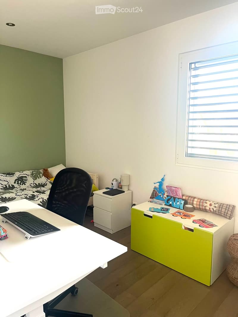 Moderne und funktionale Villa mit hervorragenden Ausstattungen und Garten (5)