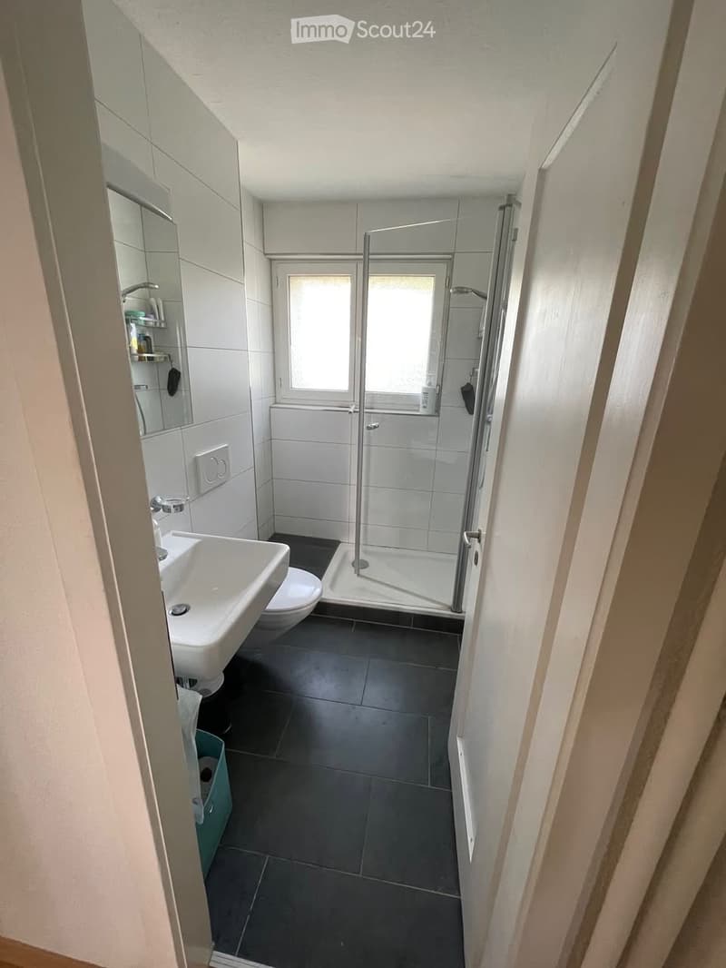 Ein Zimmer in einer Wohnung in Wohlen (2)