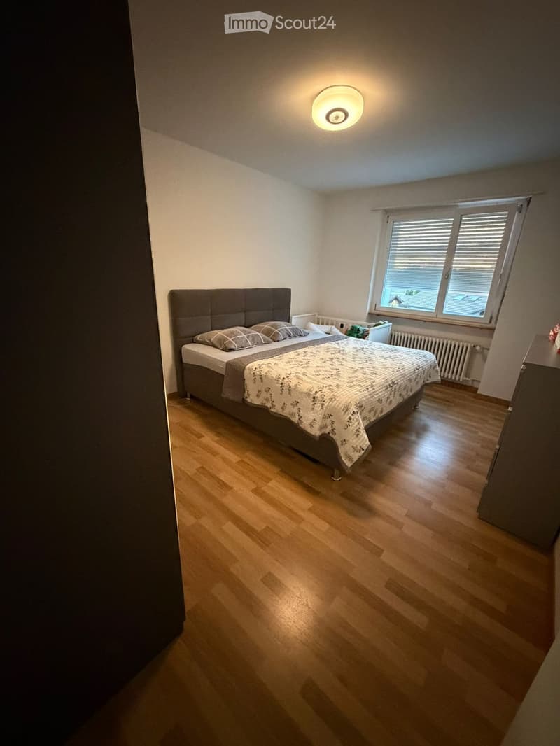 Bello appartamento 3.5 locali in affitto a Nürensdorf (4)