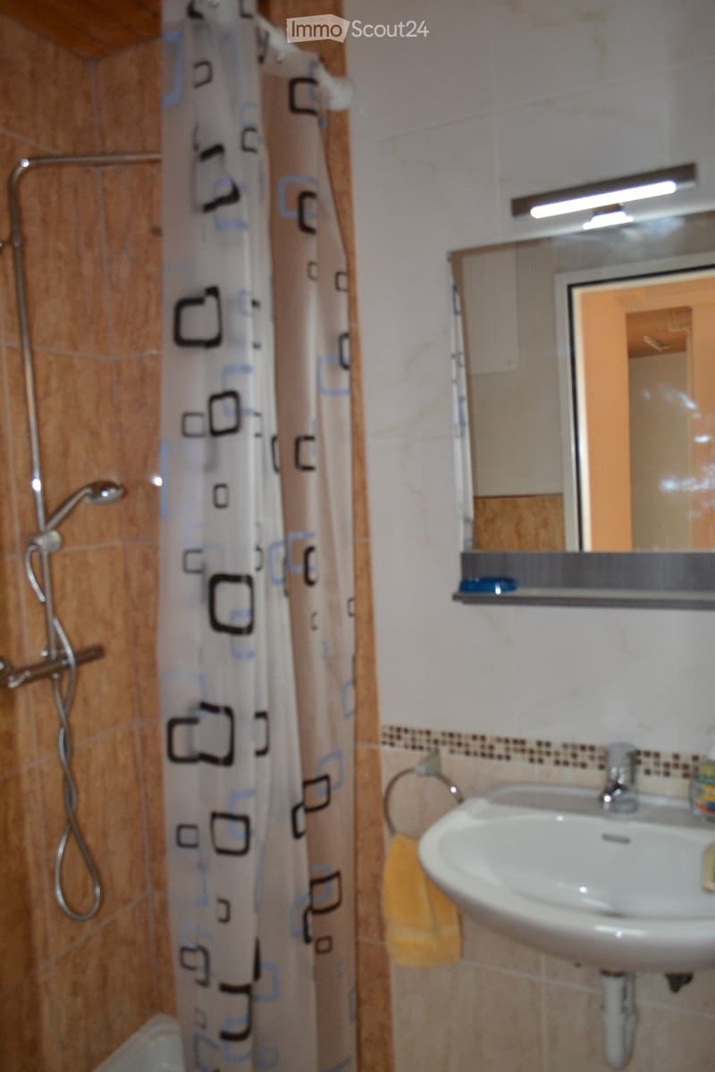 Camera con letto matrimoniale in affitto a Basilea (4)
