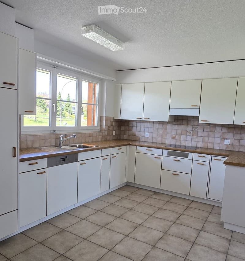 Ampio appartamento maisonette di 5 locali con balcone a Boningen (5)