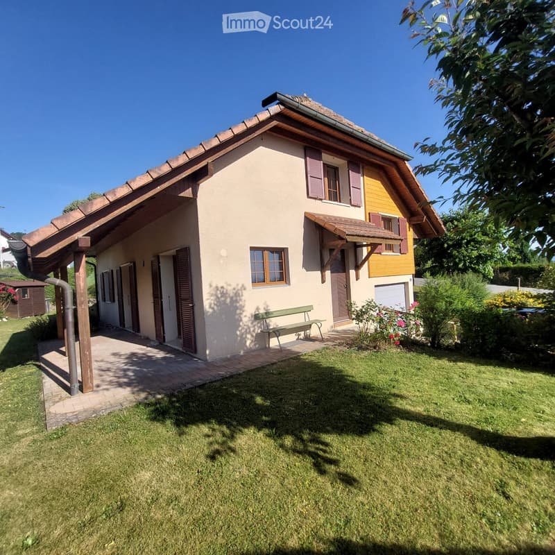 Casa unifamiliare di 5½ locali in una posizione tranquilla e familiare a Vesin (1)
