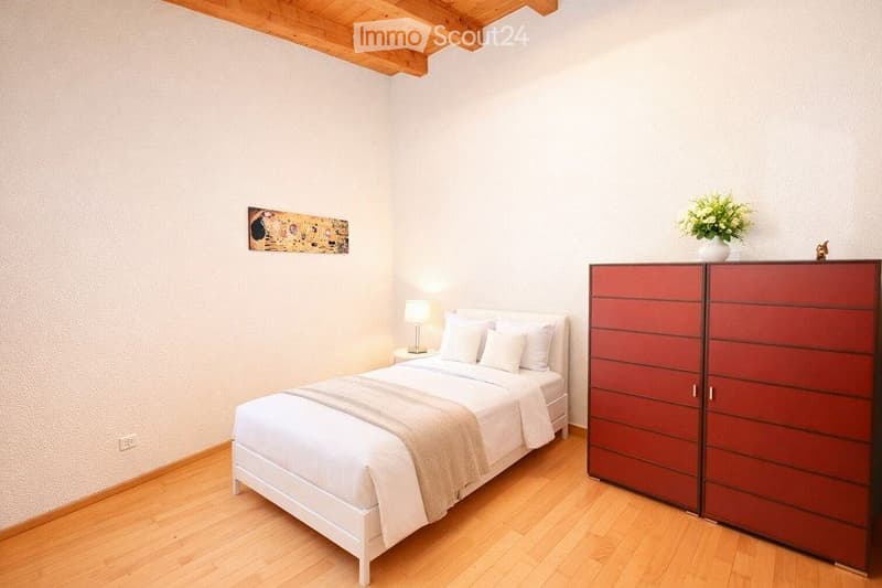 House in the historic center of Bissone (4)