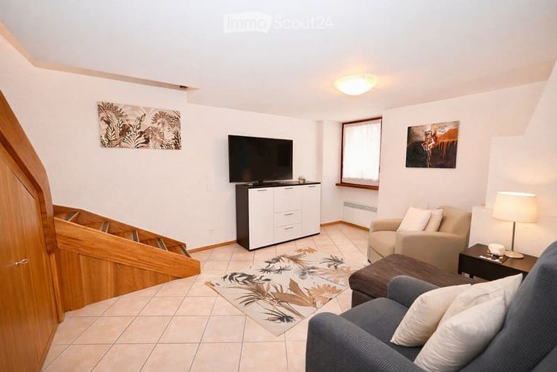 House in the historic center of Bissone (2)