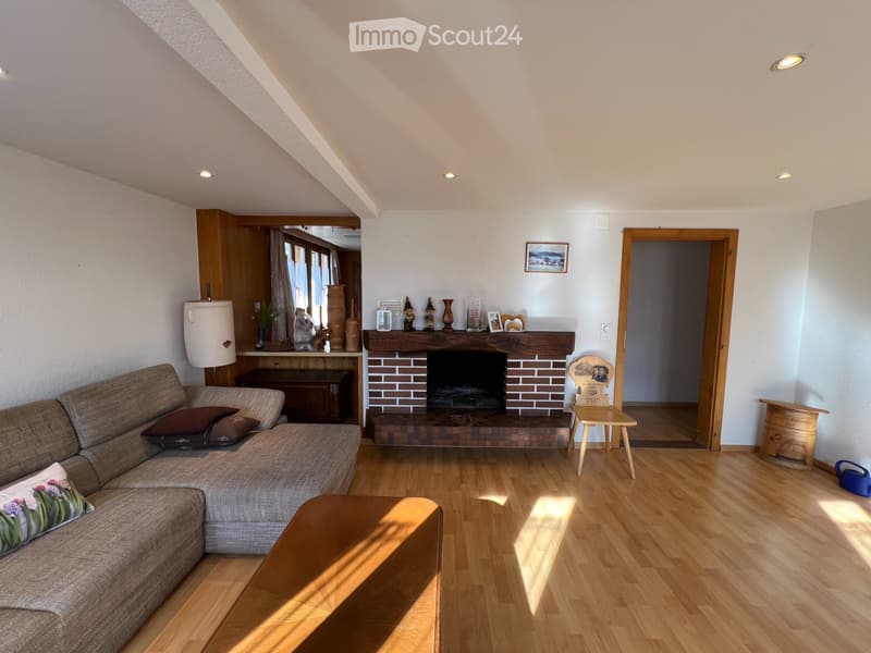 Appartamento luminoso 4.5 locali con terrazza e vista sulla montagna (1)