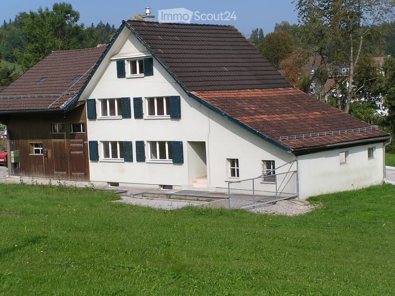 Farmhouse, horse stable, barn with 4000m2 land (1)