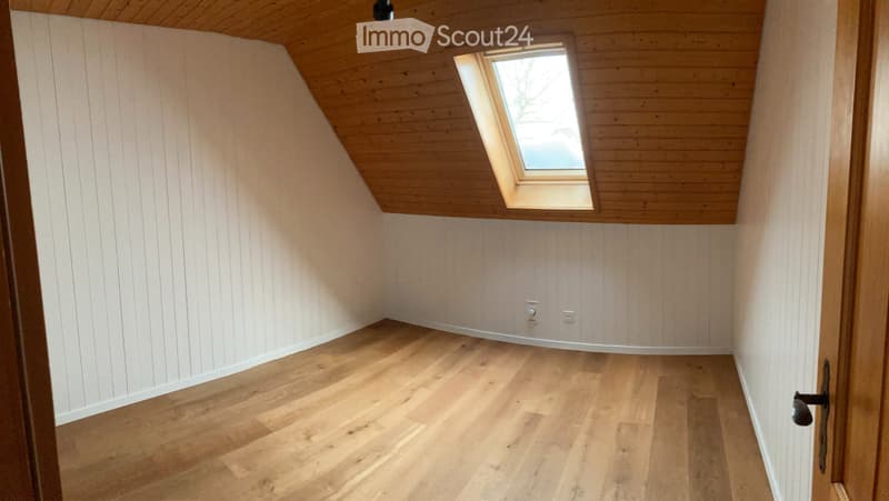 Appartamento mansardato accogliente con posto giardino (3)