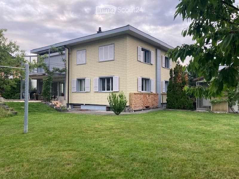 Schöne Wohnung mit Aussicht, Gartenanteil und öV Anschluss (4)