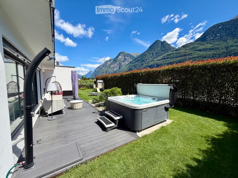 Moderne 5.5-Zimmer-Villa mit Spa, Garten und hoher Effizienz (2)