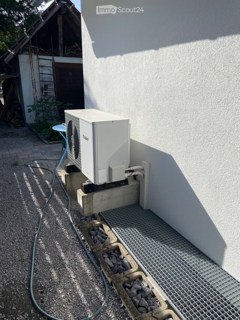 Small house for sale (2)