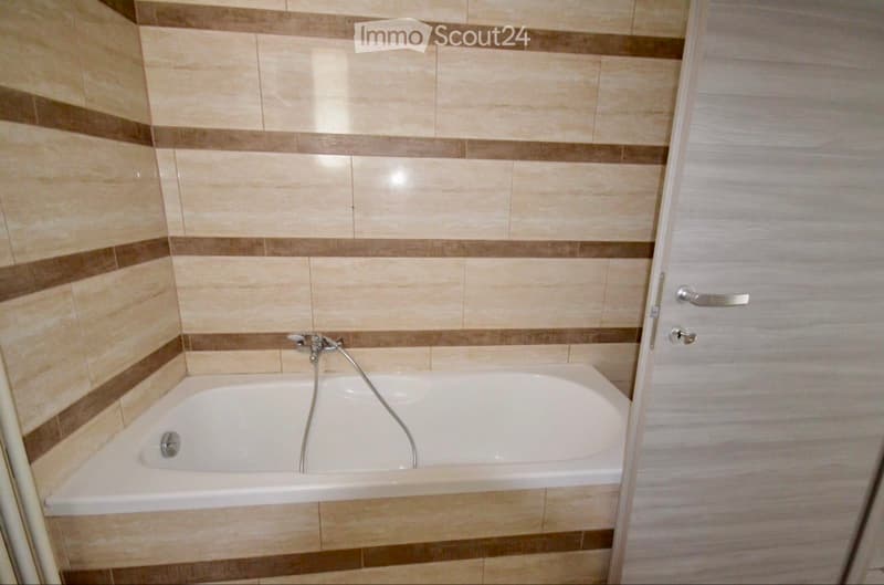 Minusio  4.5 locali con posto auto + balcone-Vista montagna (4)