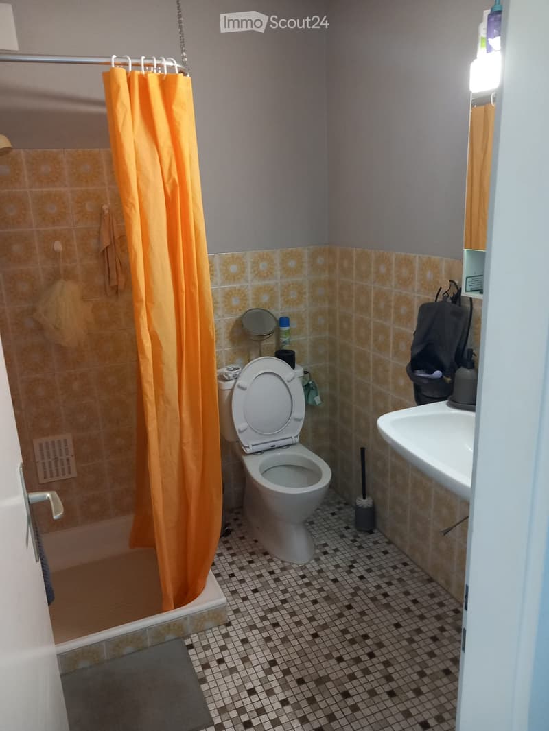 Appartement confortable avec balcon et vue à Neuchâtel (5)