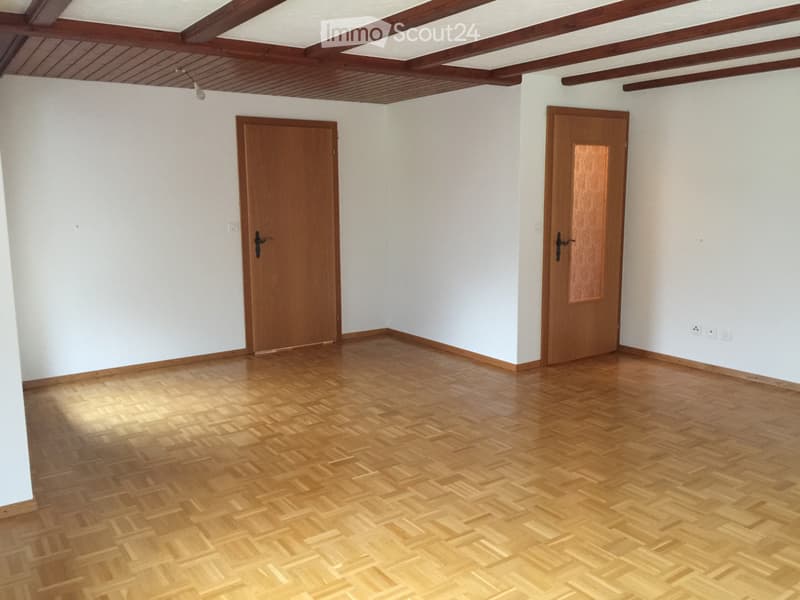 Appartamento molto grande di 4.5 locali con balcone a Ried-Muotathal (5)