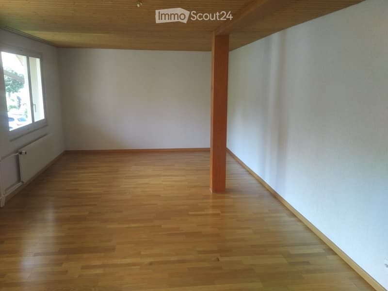 Appartamento 3.5 locali con balcone, garage & giardino a Biglen (5)