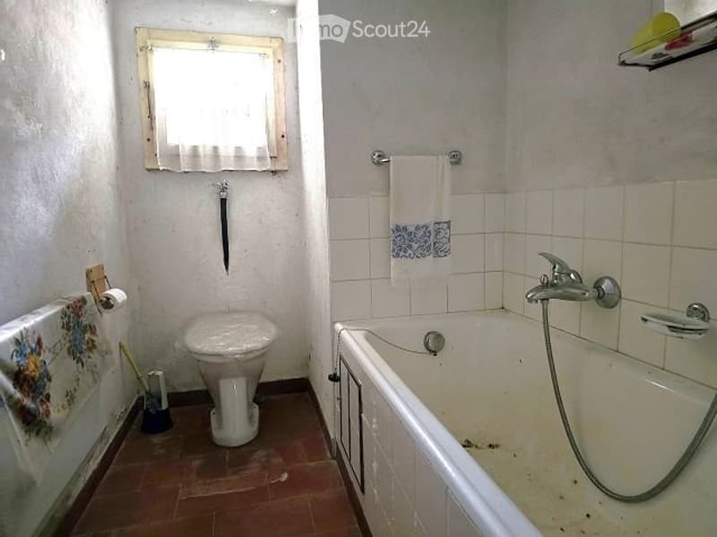 Einfamilienhaus zum renovieren mit Grundstück (5)
