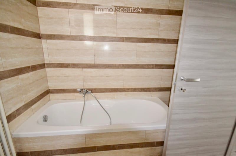 Appartement lumineux 4.5 pièces à Minusio avec parking et vue sur le lac (5)
