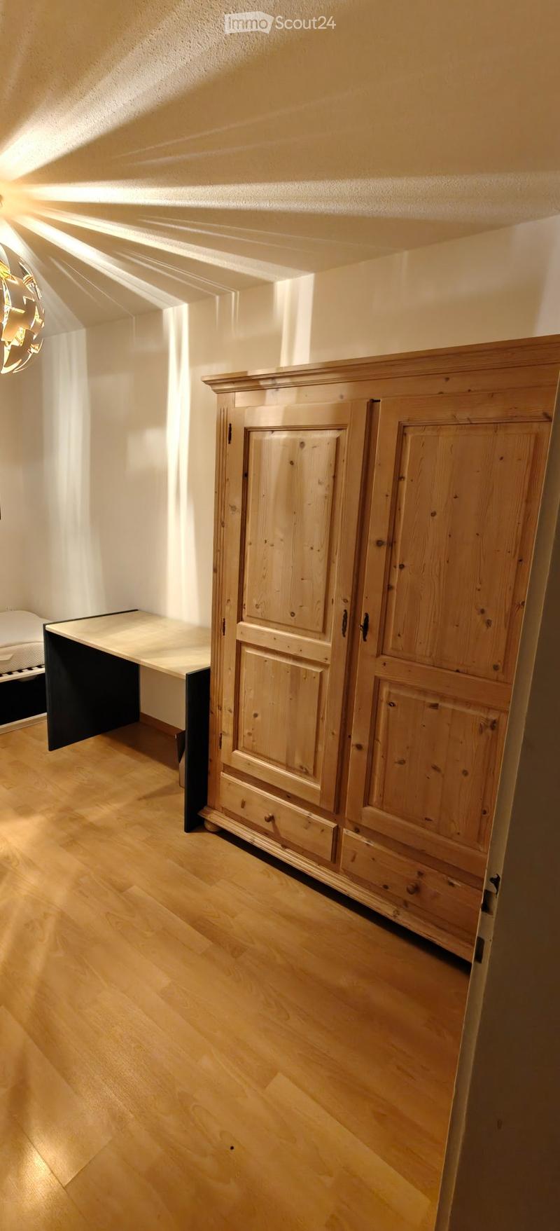 Shared Flat Room (2)
