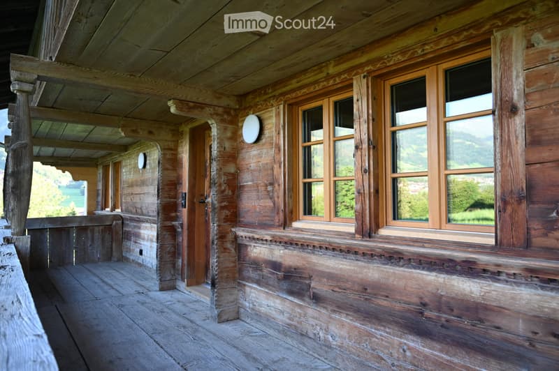 Appartamento in legno vecchio di 4 locali, nuovo ed esclusivo, in una fattoria (5)