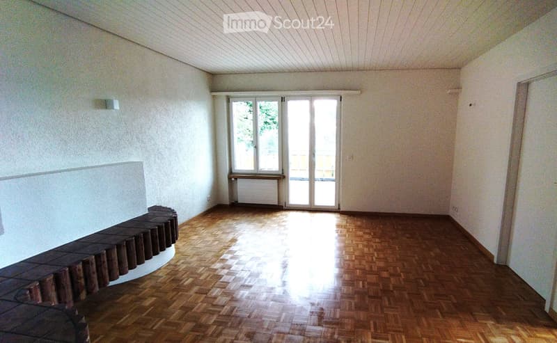Sonnige 4.5 Zimmer-Wohnung mit grosser Terrasse (8)