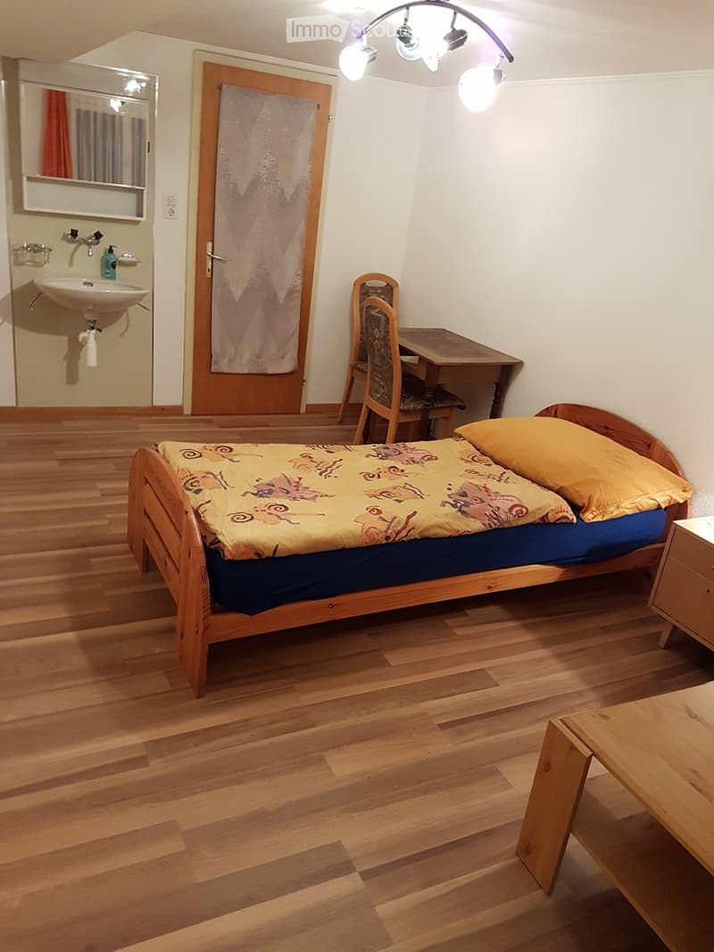 Zimmer möbliert mit Küchenbenützung / Etagendusche/WC (4)