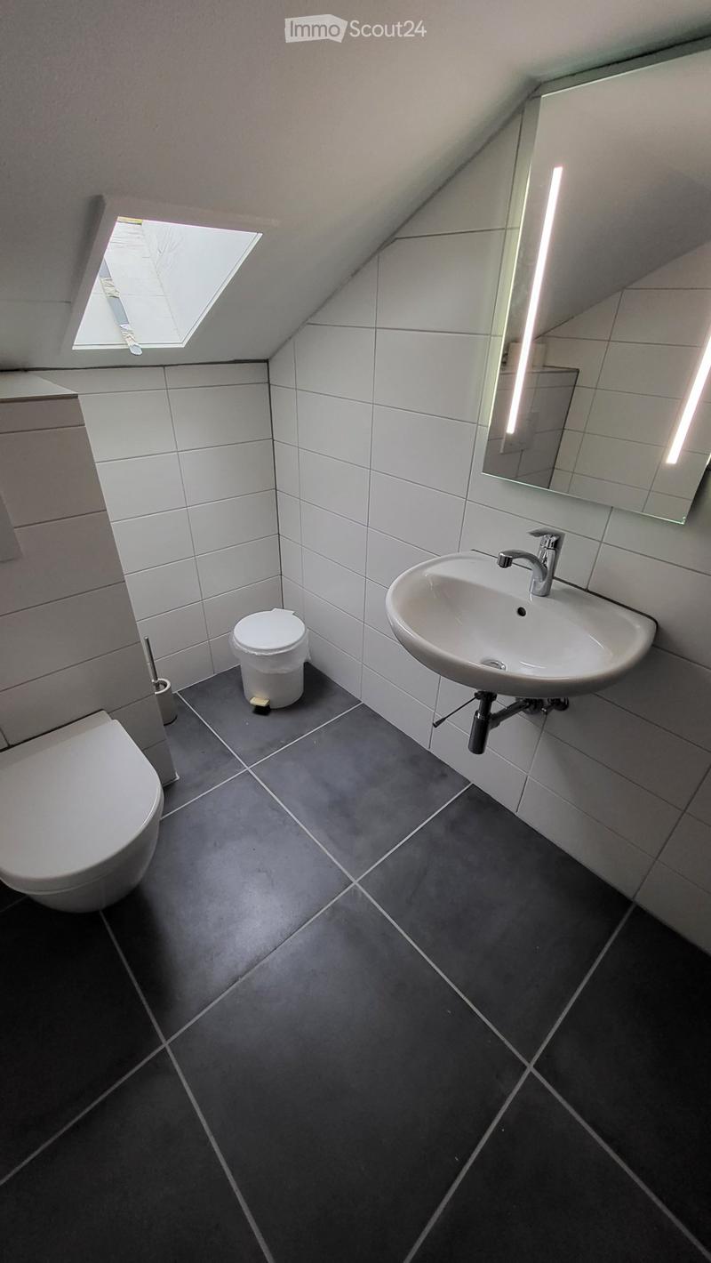 Zimmer möbliert mit Küchenbenützung / Etagendusche/WC (7)