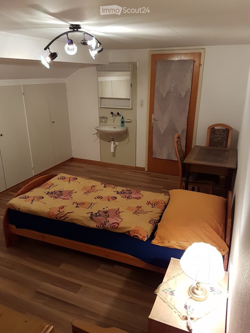 Zimmer möbliert mit Küchenbenützung / Etagendusche/WC (3)
