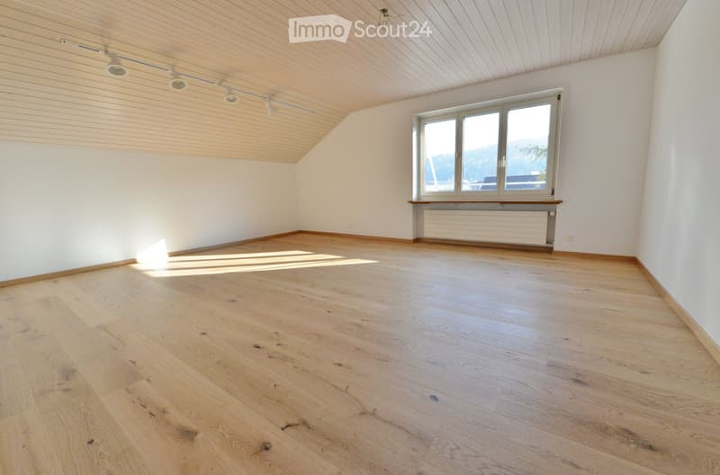 4, 5 - Zimmer Maisonettewohnung /Balkon/Garage/Parkplätze (3)