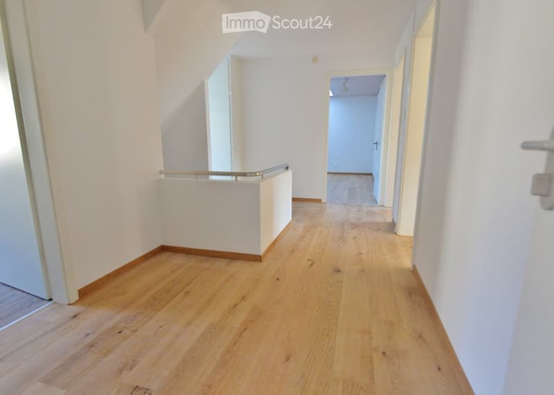 4, 5 - Zimmer Maisonettewohnung /Balkon/Garage/Parkplätze (2)