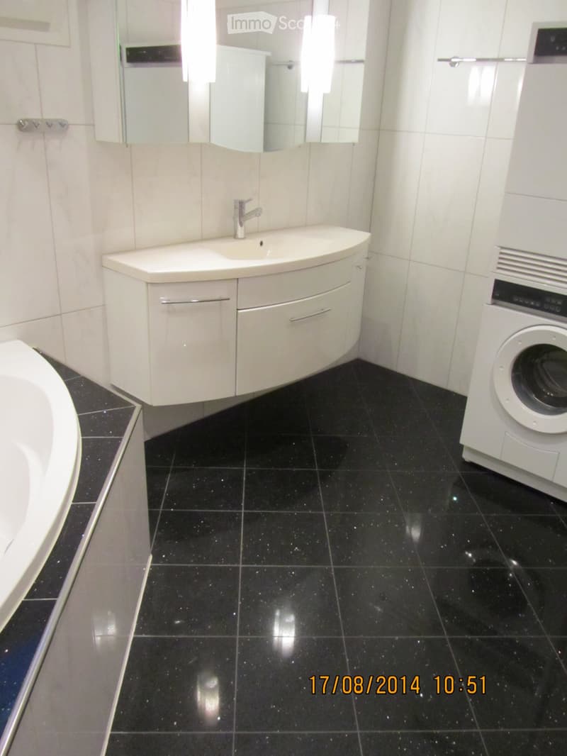 Very modern 2.5 room apartment 78 m2 in sunny and quiet location (5)