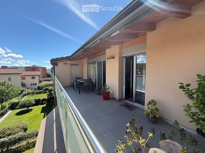 Spacious apartment with private garage (4)