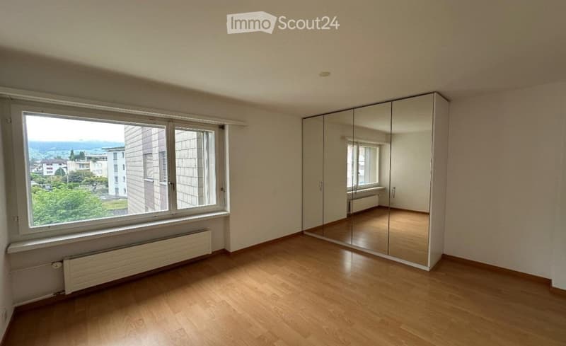 Bright 4.5-room apartment on the 3rd floor with elevator in Brunnen (4)