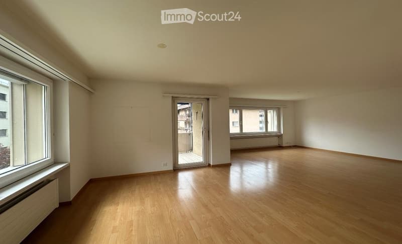 Bright 4.5-room apartment on the 3rd floor with elevator in Brunnen (1)