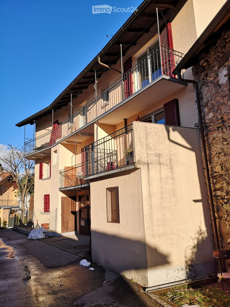 Appartamento soleggiato, luminoso con ampio balcone a Giubiasco (2)