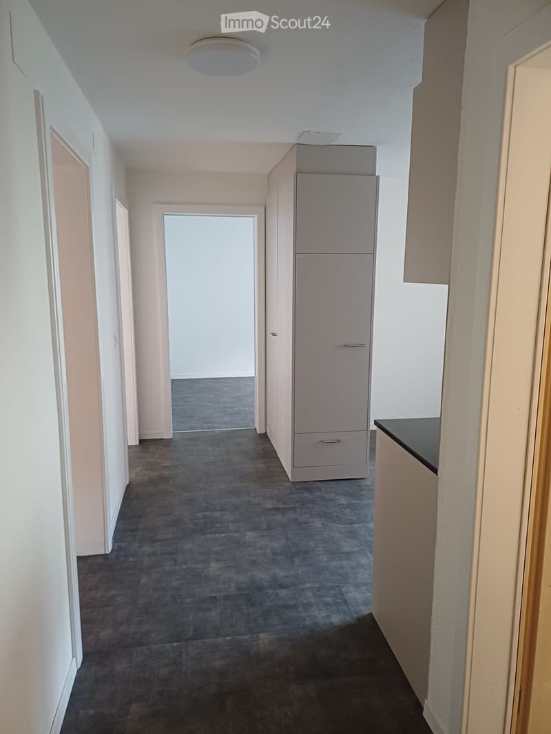 Chambre lumineuse en sous-location à Schiers, très près de la gare (3)