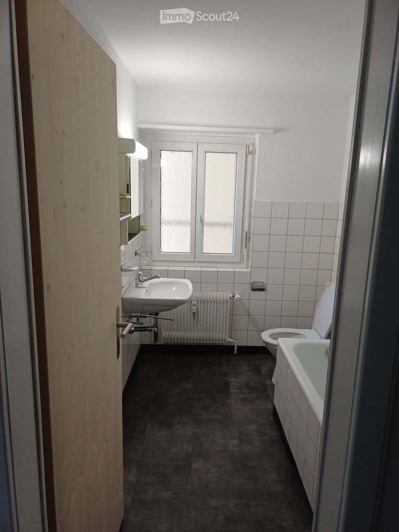 Chambre lumineuse en sous-location à Schiers, très près de la gare (2)