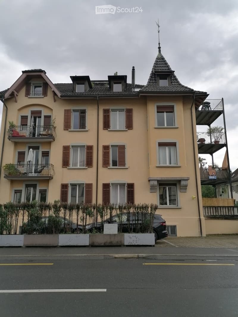 Mehrfamilienhaus zu verkaufen, 7 Wohungen,7 Parkplätze (1)
