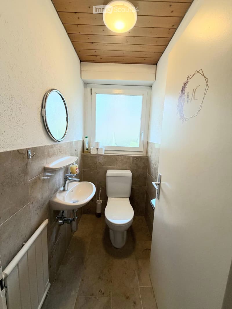 Chambre meublée (4)