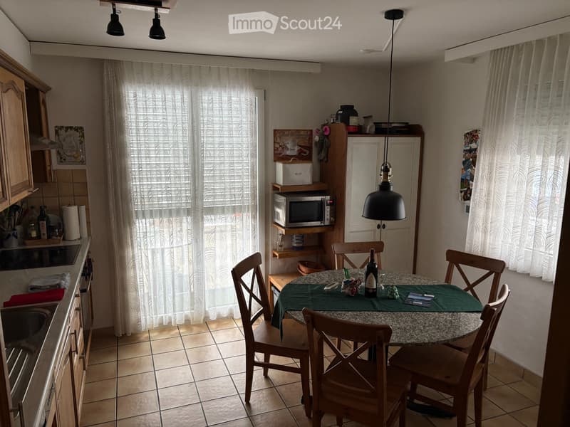 Appartamento luminoso 3.5 locali con 3 balconi a Emmetten (2)